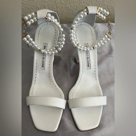 Manolo Blahnik Charona 105 White Pearl Sandals Shoes $1095 - Picture 4 of 16